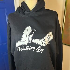 NWOT Hoodie sweatshirt with front pocket